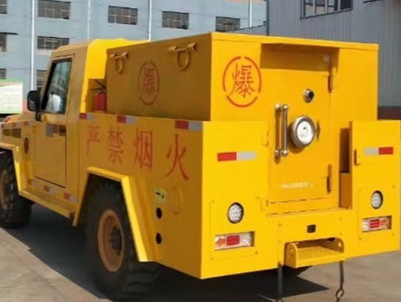 白水凯龙爆破器材运输车：保障爆破任务的安全运行